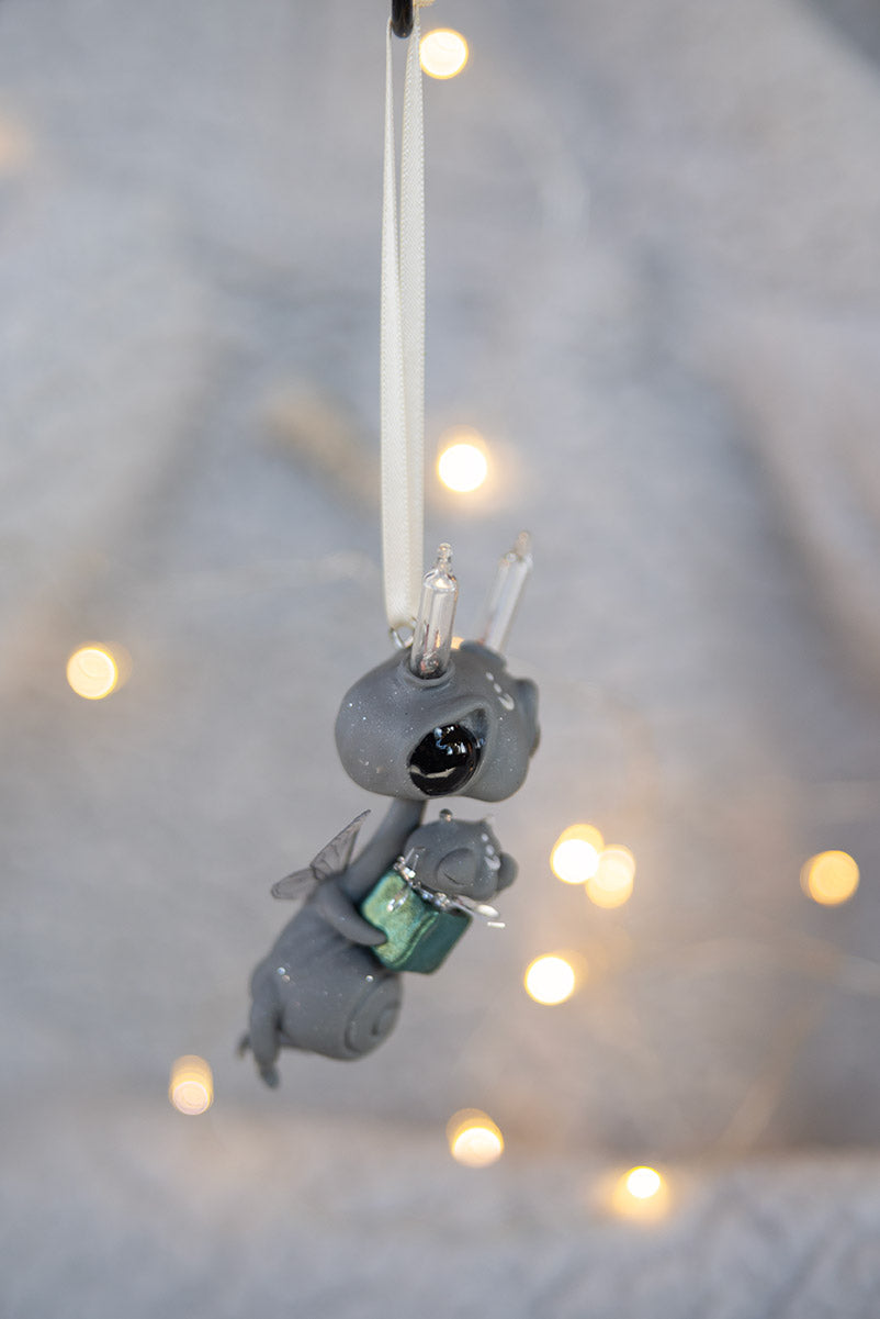 Flying Light Sprocket & Baby Ornament w/ Cream Ribbon #137 (tight)