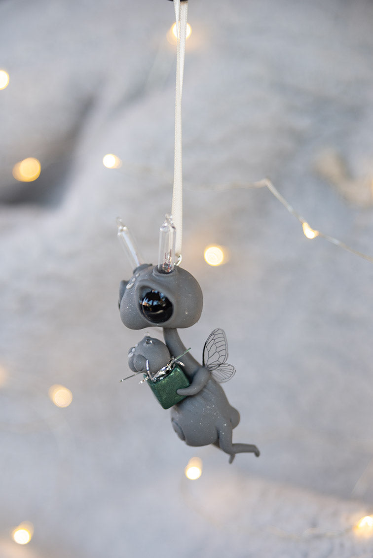 Flying Light Sprocket & Baby Ornament w/ Cream Ribbon #137 (tight)