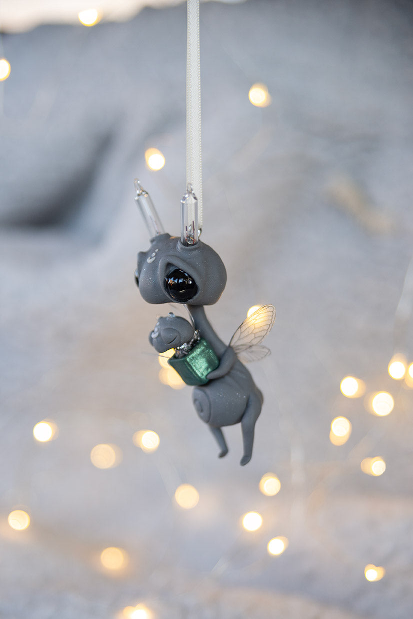 Flying Light Sprocket & Baby Ornament w/ Cream Ribbon #138 (wide)