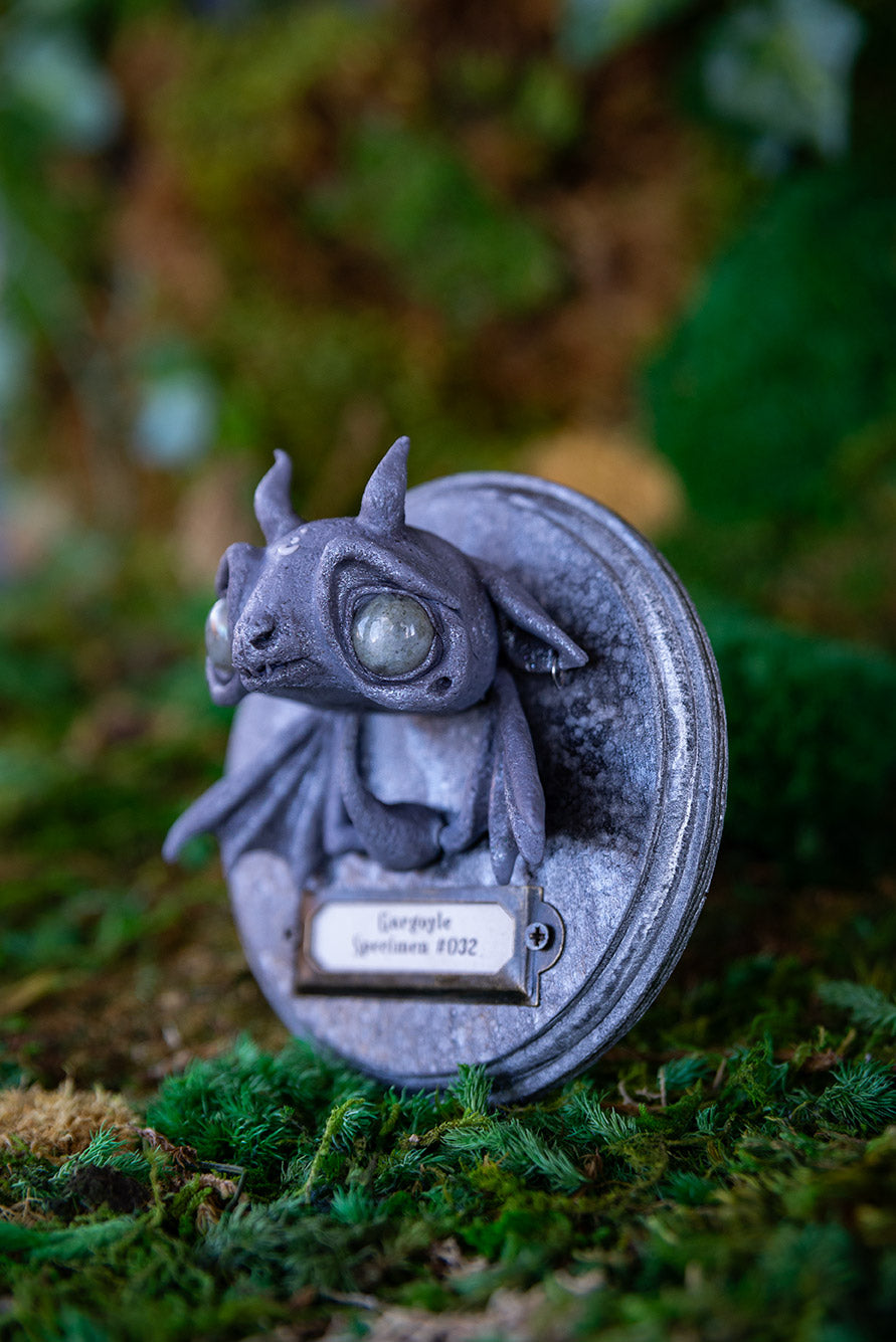 Gargoyle w/ Ear Rings Wall Mount #032