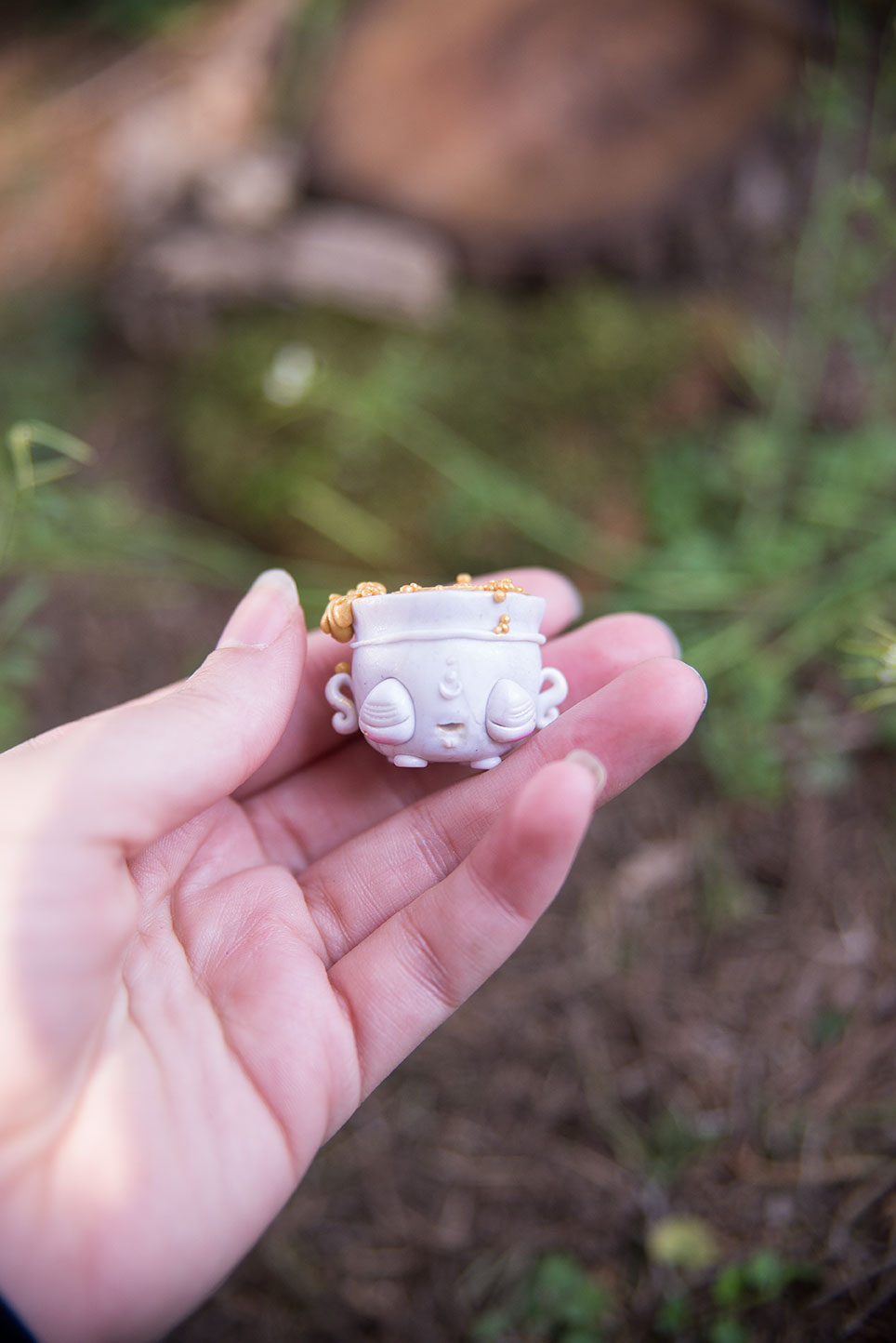 White Cauldron w/ Gold Potion Spore #57