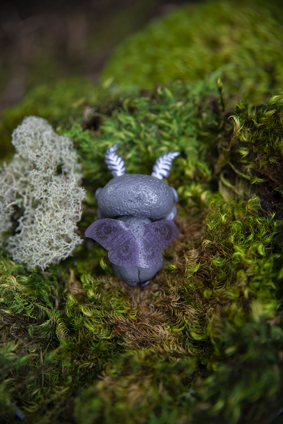 Gray Mothman Mishling w/ Purple Wings #008