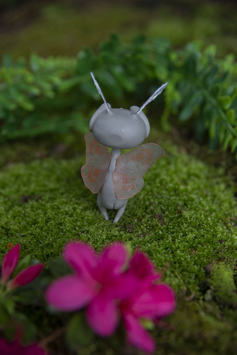 Moth Sprocket Flying (r) #082