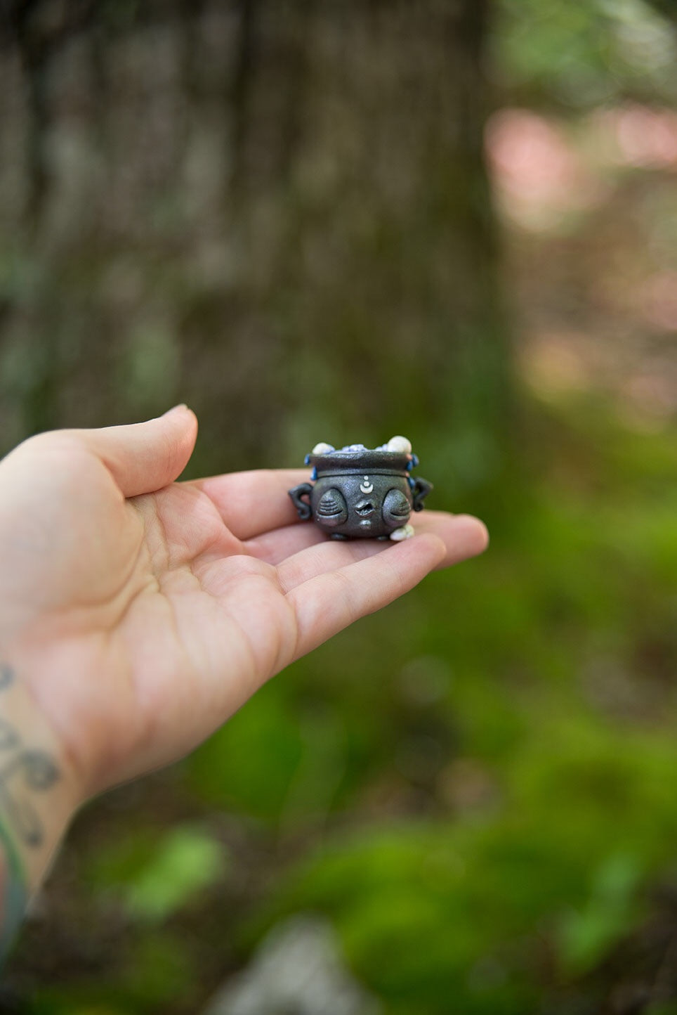 Black Cauldron w/ Blue Rain Potion Spore #55