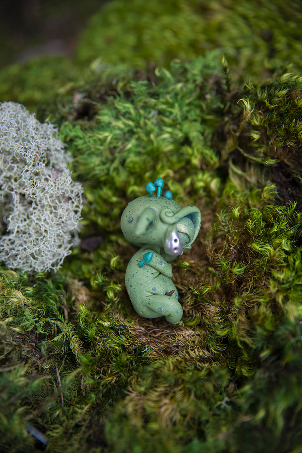 Green Goblin Mishling w/ Blue Mushrooms #003