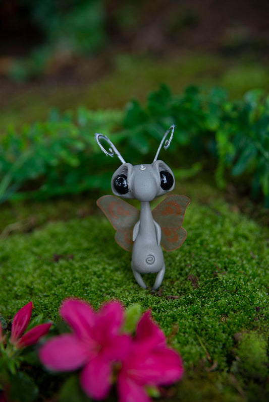 Moth Sprocket Flying (r) #082