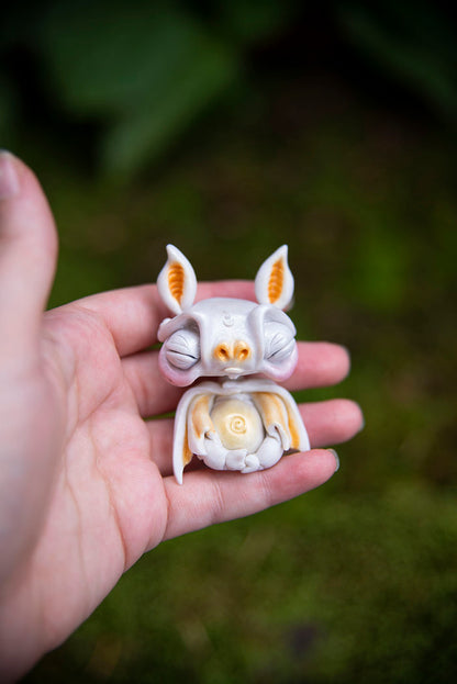Mango the white bat Mishling #028