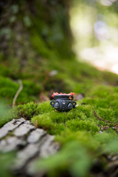 Black Cauldron w/ Orange Flower Potion Spore #53