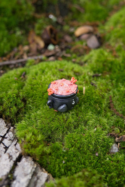 Black Cauldron w/ Orange Flower Potion Spore #53